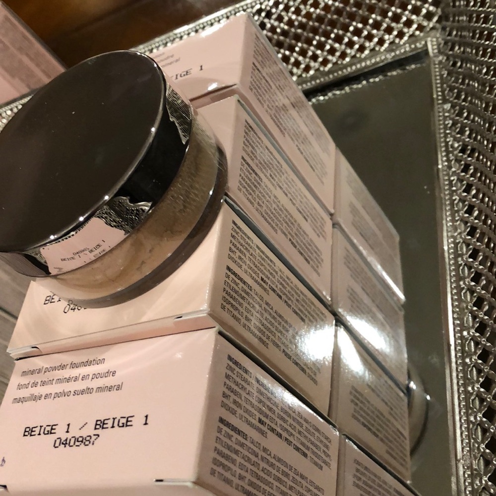 NEW Marykay mineral powder foundation, Beige 1